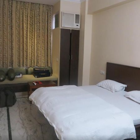 Hotel Sandhu Palace Джодхпур Экстерьер фото